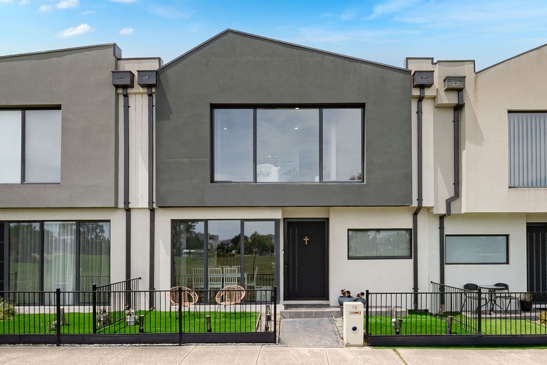 10 Attain Walk, ROXBURGH PARK, VIC 3064, Roxburgh Park - Thumbnail 2