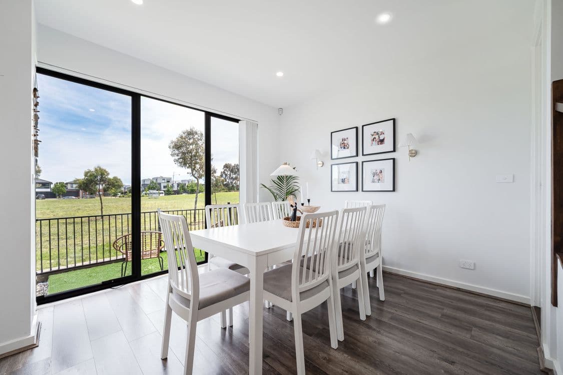 10 Attain Walk, ROXBURGH PARK, VIC 3064, Roxburgh Park - Thumbnail 4