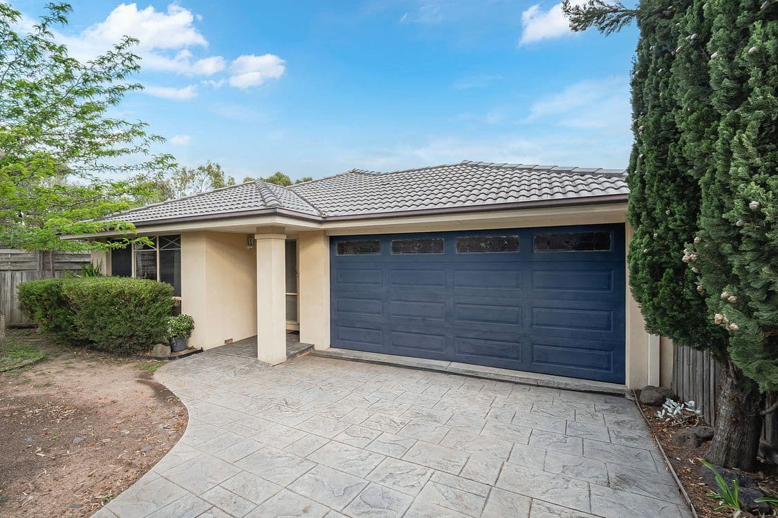 10 Purcell Crescent, ROXBURGH PARK, VIC 3064, Roxburgh Park - Thumbnail 2