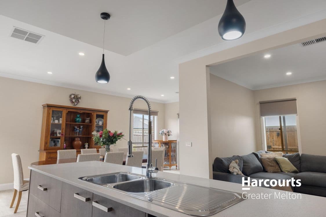 102 Long Forest Avenue, HARKNESS, VIC 3337, Harkness - Thumbnail 6