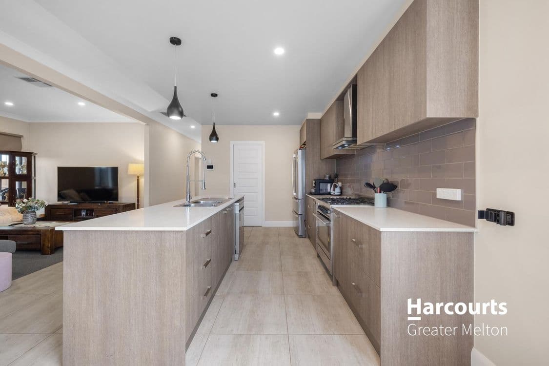 102 Long Forest Avenue, HARKNESS, VIC 3337, Harkness - Thumbnail 8
