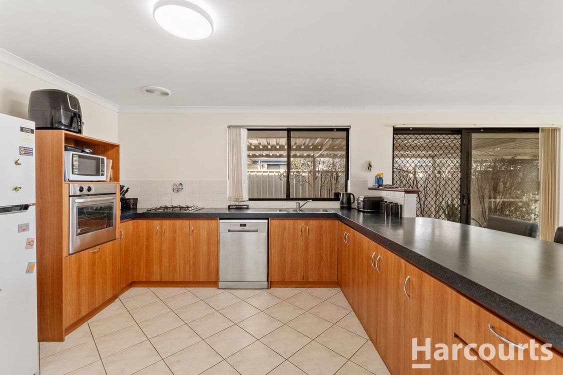 14 Chatsworth Drive, ERSKINE, WA 6210, Erskine - Thumbnail 4