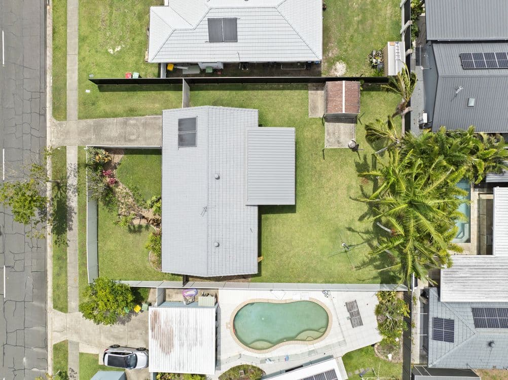 110 Bardon Avenue, MIAMI, QLD 4220, Miami - Thumbnail 2