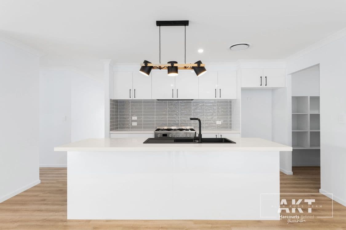 4 Petermann Circuit, YARRABILBA, QLD 4207, Yarrabilba - Thumbnail 5