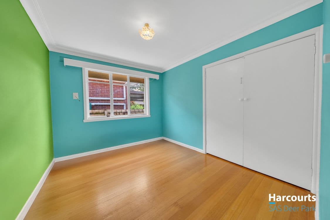 24 Thorndon Drive, ST ALBANS, VIC 3021, St Albans - Thumbnail 4