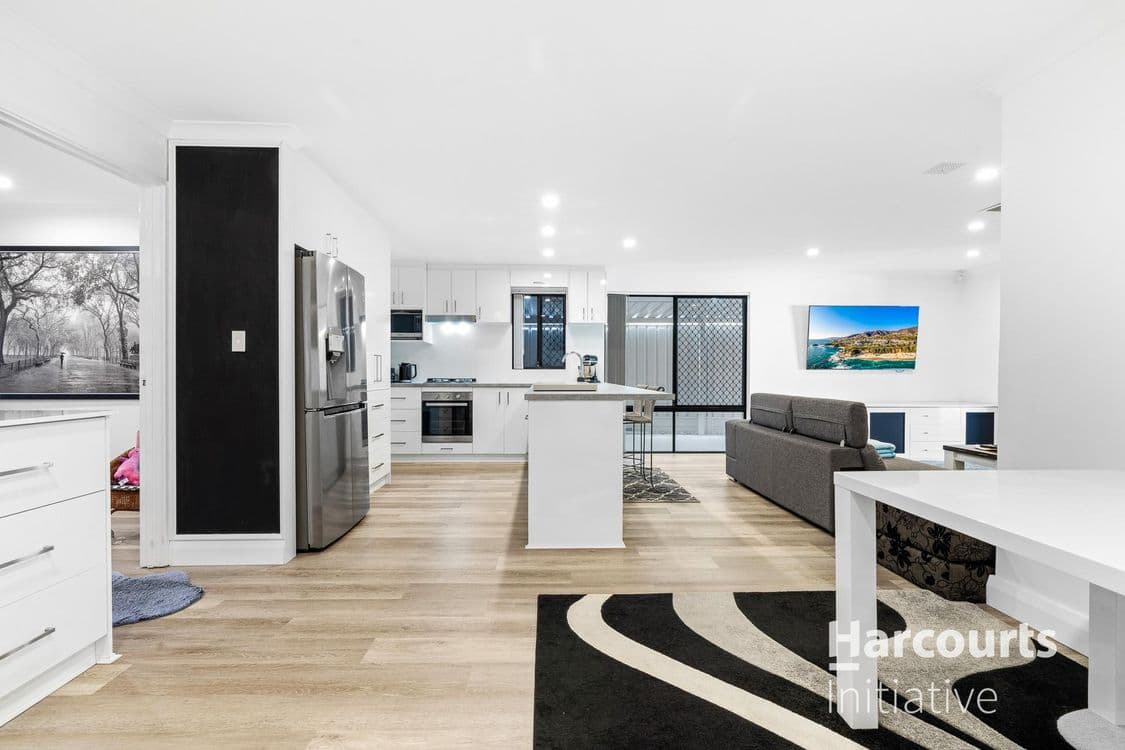 104 Rossini Circle, ELLENBROOK, WA 6069, Ellenbrook - Thumbnail 8