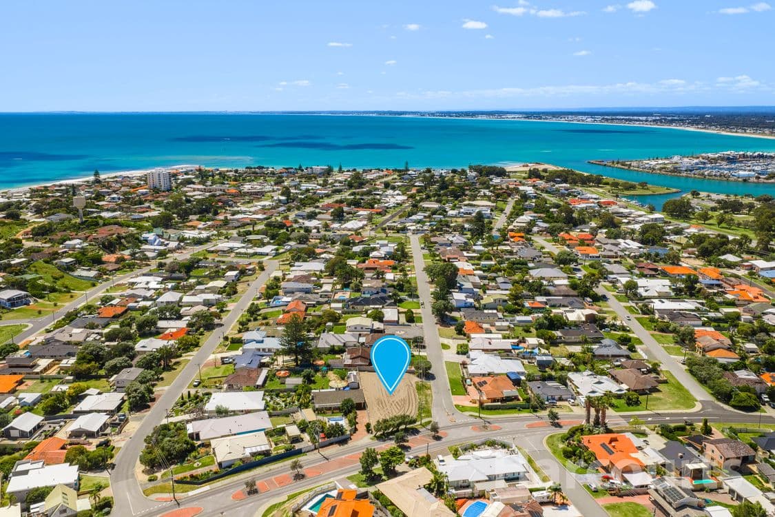 1/30 Lindley Road, HALLS HEAD, WA 6210, Halls Head - Thumbnail 2