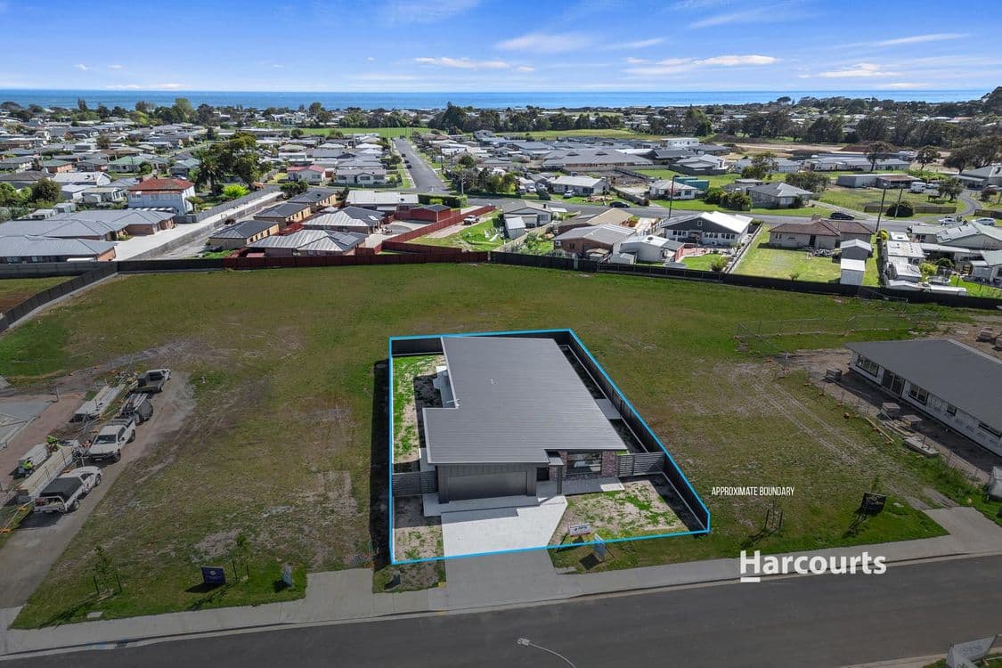 13 Rawson Street, ULVERSTONE, TAS 7315, Ulverstone - Thumbnail 4