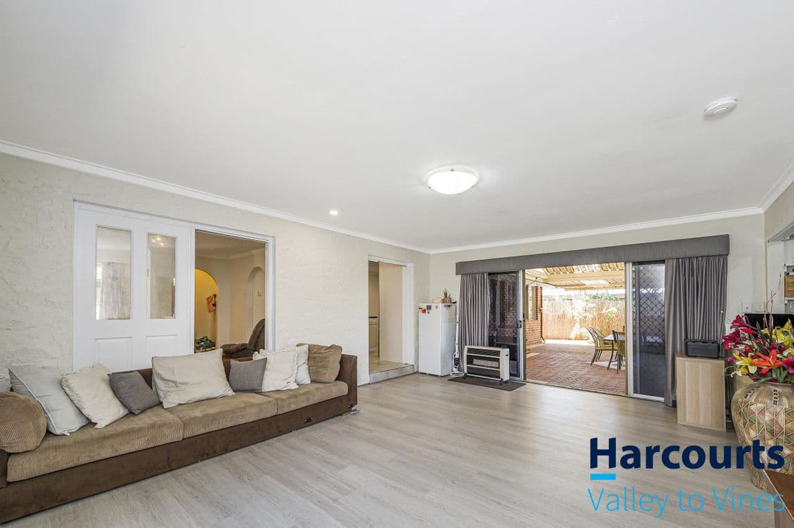 33 Ireland Way, BASSENDEAN, WA 6054, Bassendean - Thumbnail 4