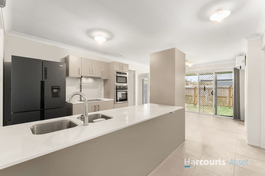 10 Oxford Drive, FLAGSTONE, QLD 4280, Silverbark Ridge - Thumbnail 8