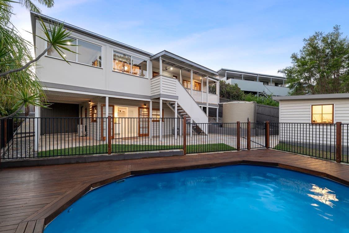 8 Henderson Road, EVERTON HILLS, QLD 4053, Everton Hills - Thumbnail 2