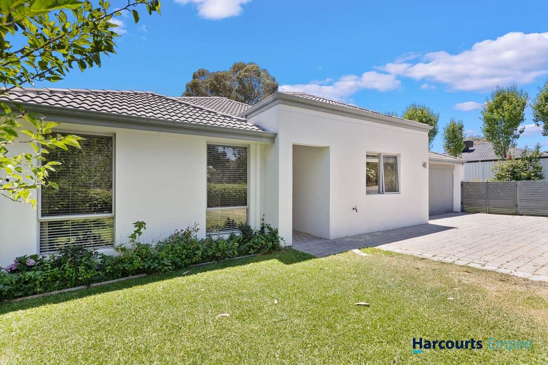 122 Empire Avenue, WEMBLEY DOWNS, WA 6019, Wembley Downs - Thumbnail 2