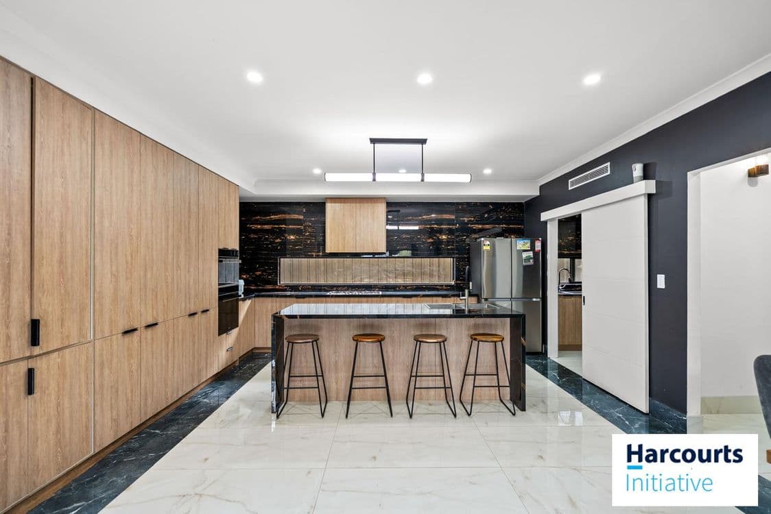 18A Sutherland Way, CLOVERDALE, WA 6105, Cloverdale - Thumbnail 2