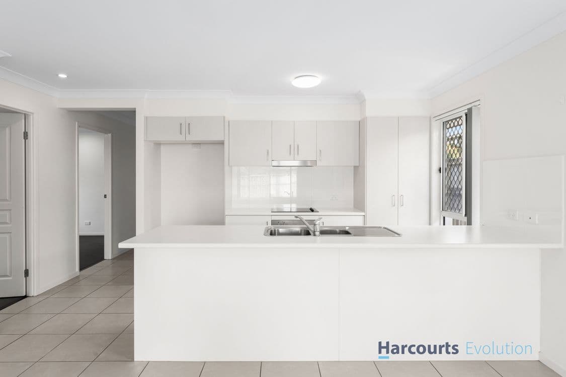 9 Pine Place, UPPER KEDRON, QLD 4055, Upper Kedron - Thumbnail 3
