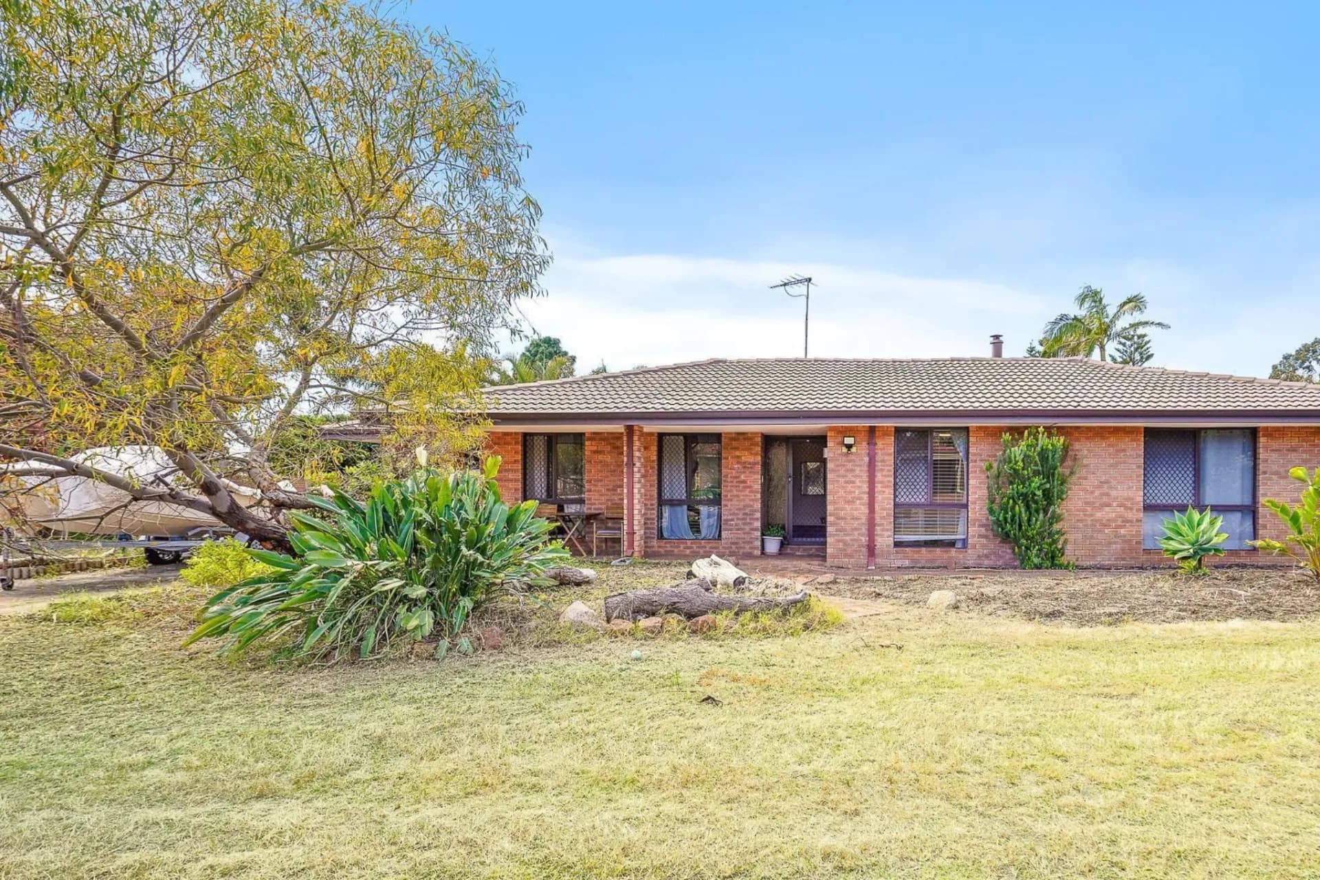 15 Oakdale Close, Halls Head., Halls Head - Image 1