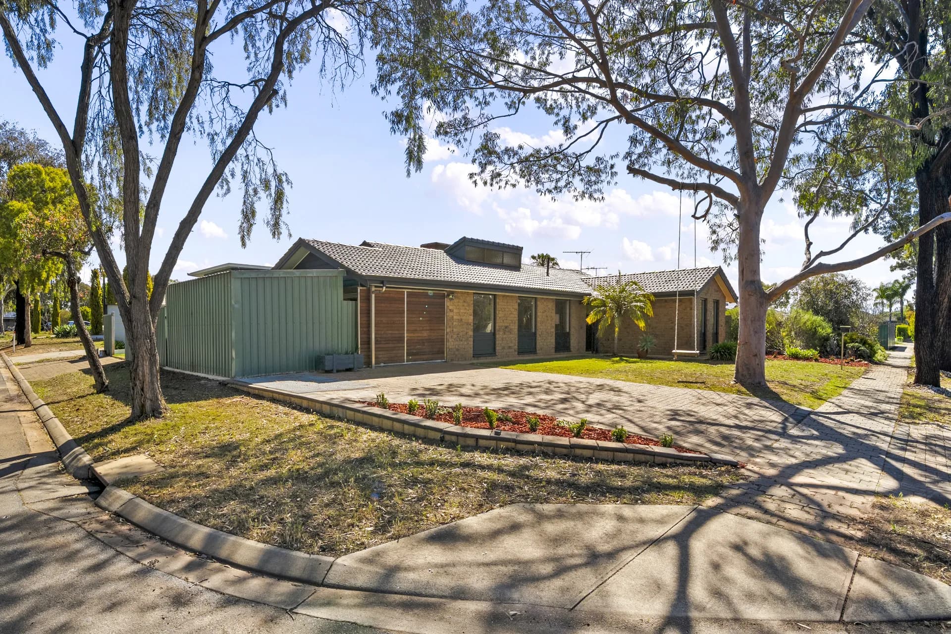 32 Duffield Drive, Pooraka., Pooraka - Thumbnail 2