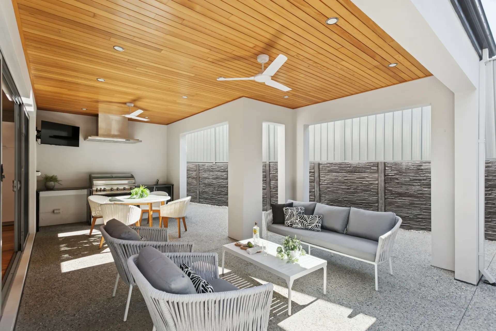 21 Little Street, Karrinyup., Karrinyup - Thumbnail 2