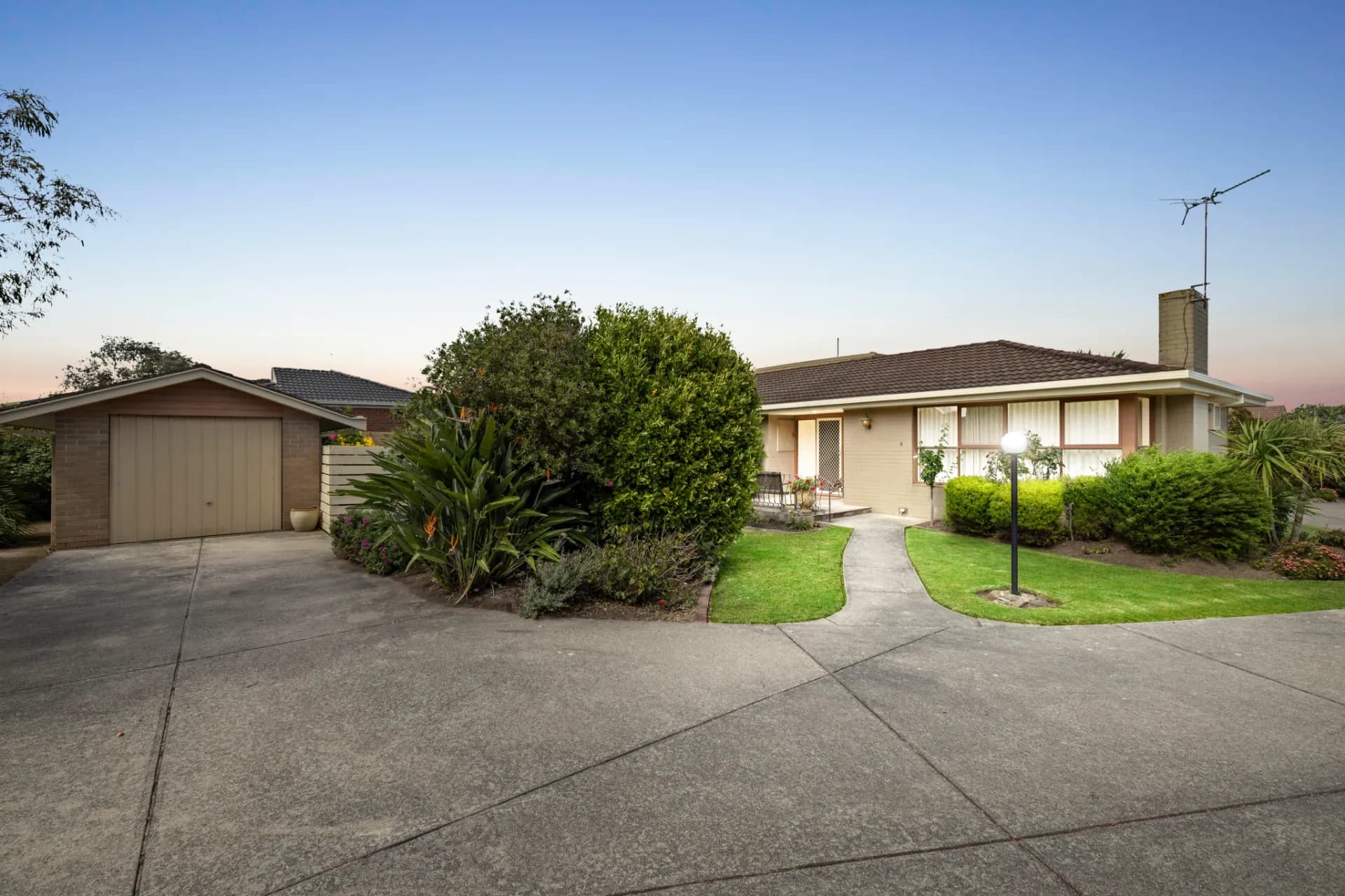 8/96-98 Beleura Hill Road, Mornington, VIC, Mornington - Image 1