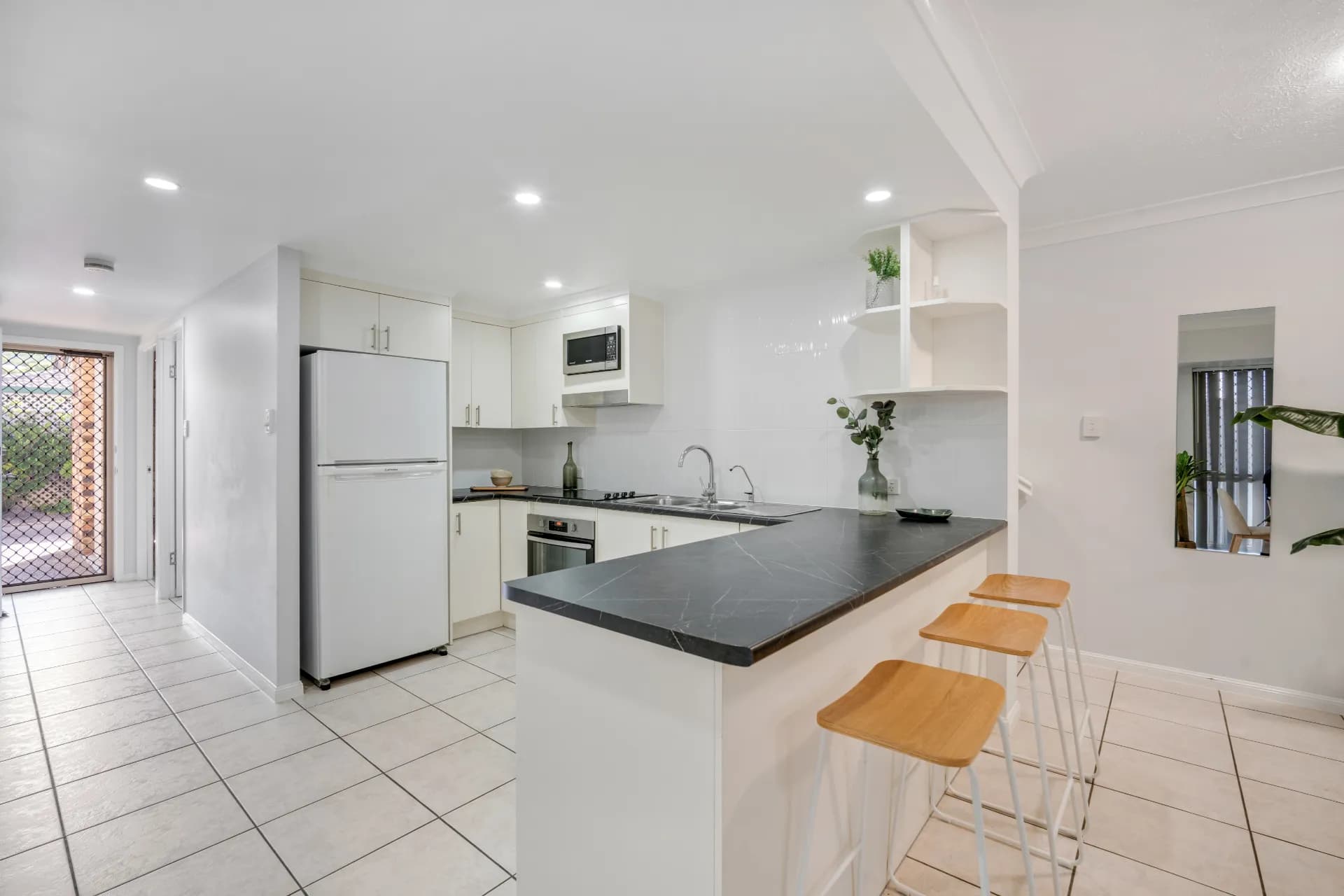 5/7 Rose Street, North Ward., North Ward - Thumbnail 4