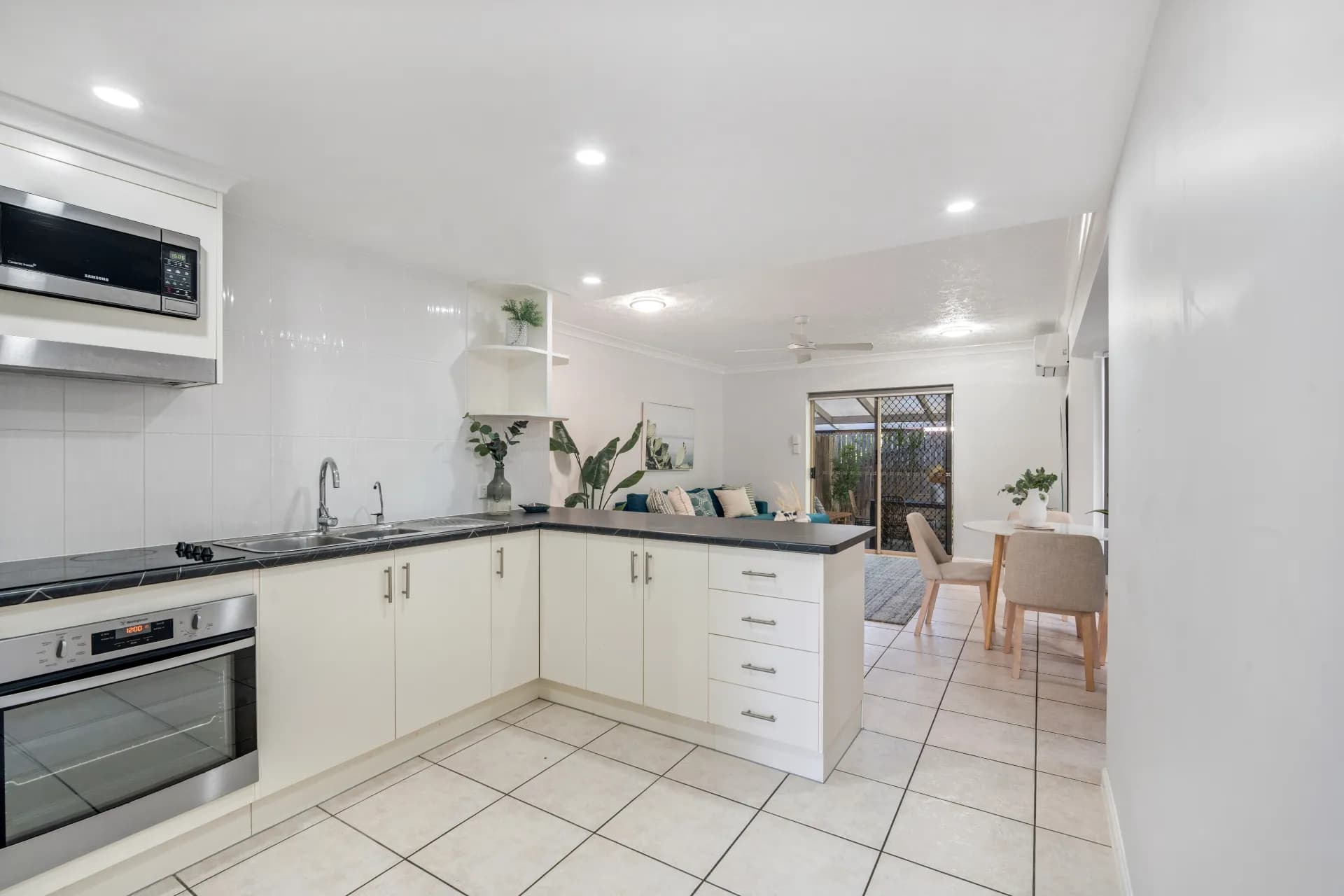 5/7 Rose Street, North Ward., North Ward - Thumbnail 5