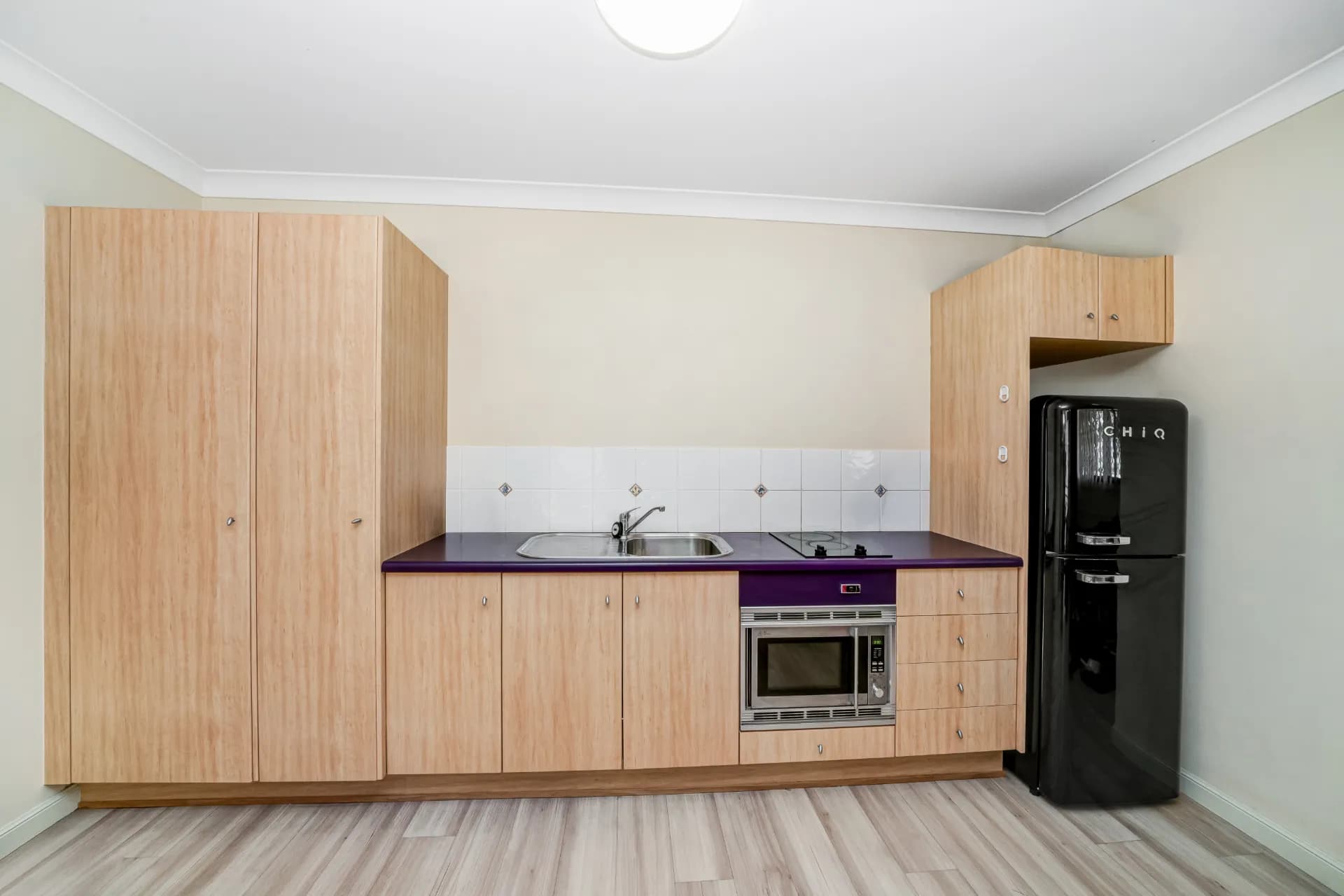 8/48-52 Mitchell Street, North Ward., North Ward - Thumbnail 2