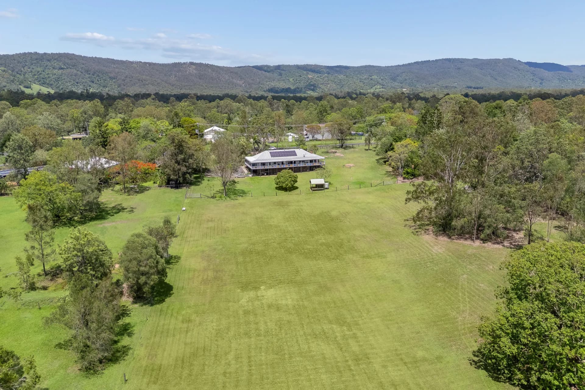 4 Richards Road, Camp Mountain., Camp Mountain - Thumbnail 2