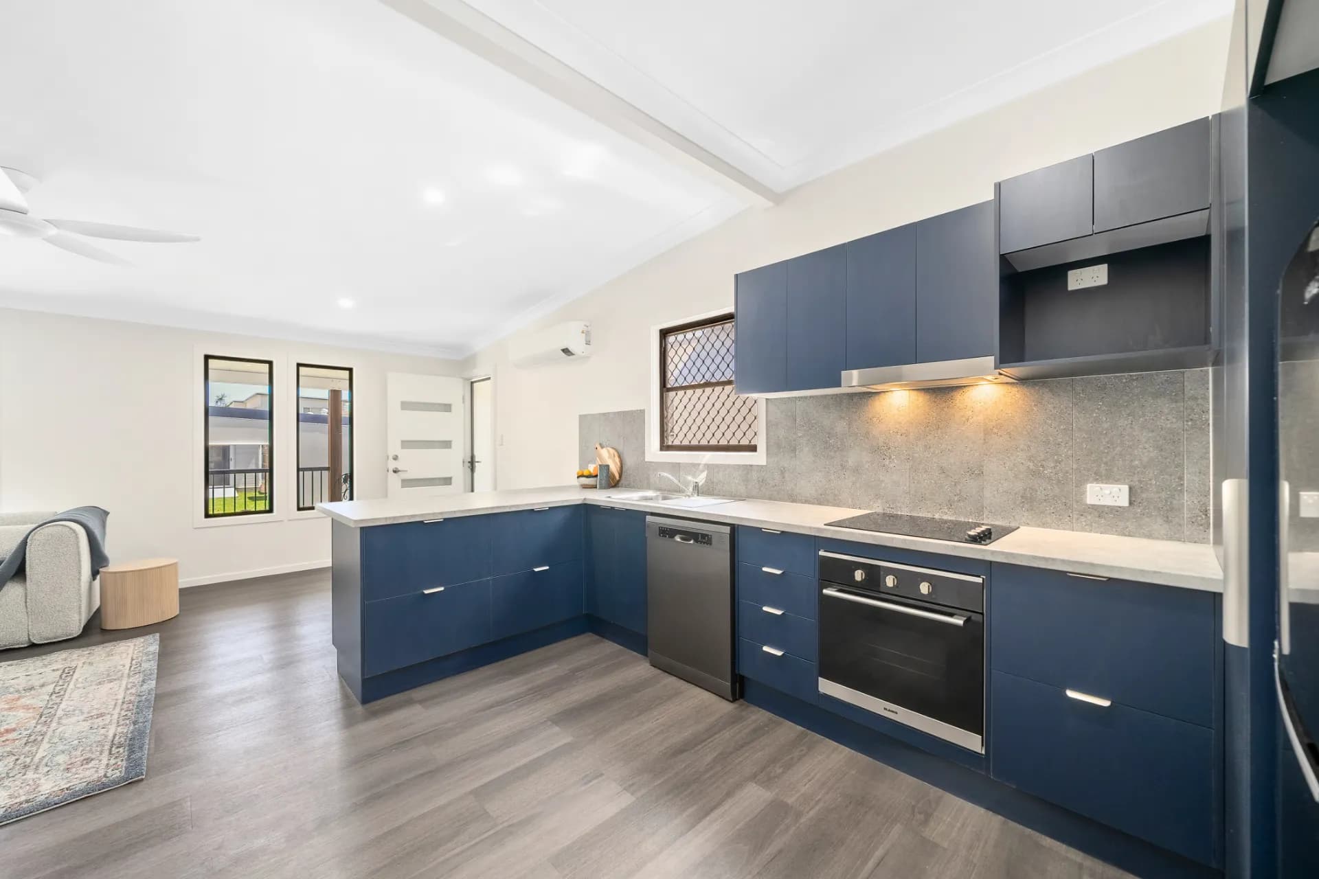 19 Short Street, Woody Point - Thumbnail 4