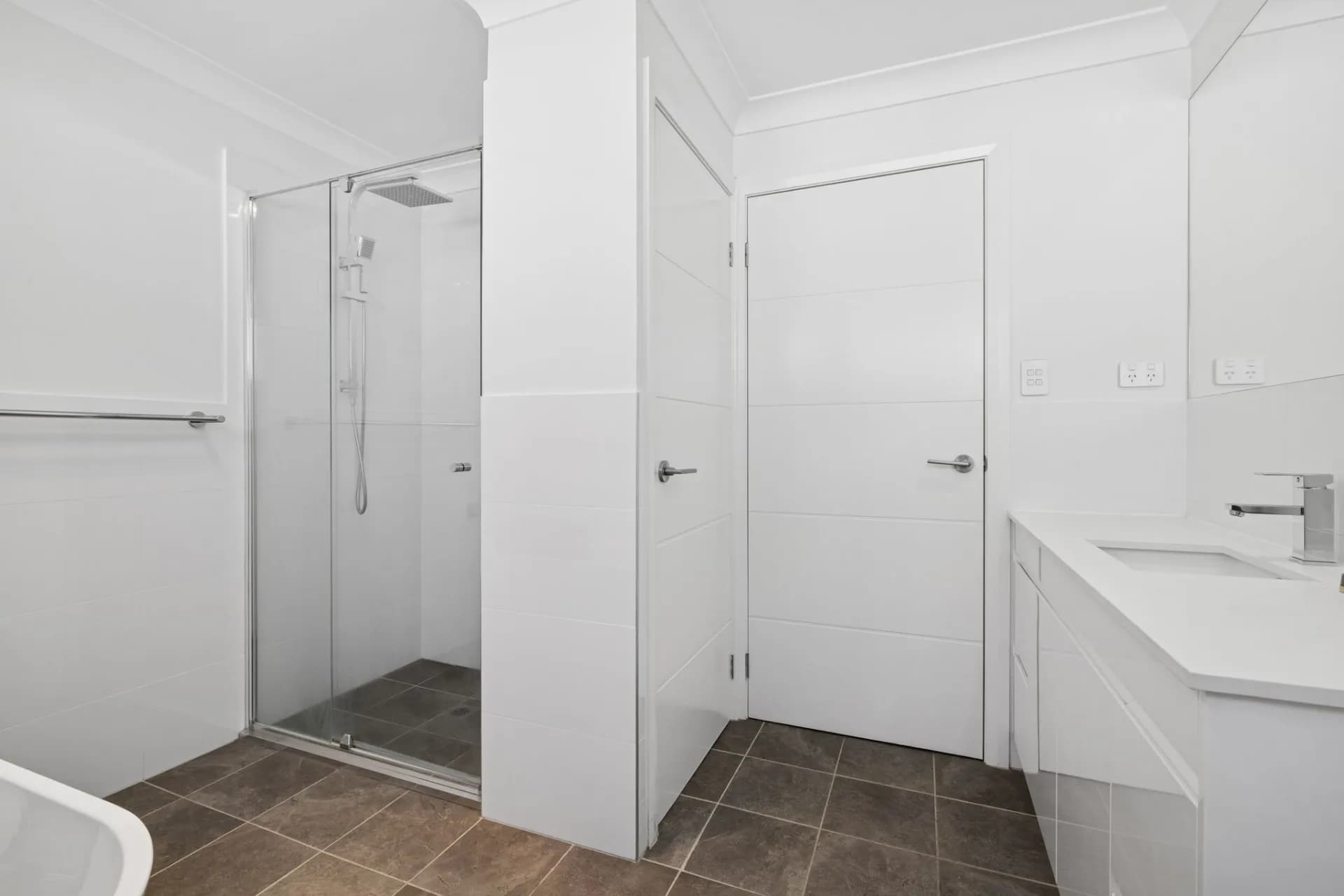 2/42 Carlton Road, Thirlmere., Thirlmere - Thumbnail 5