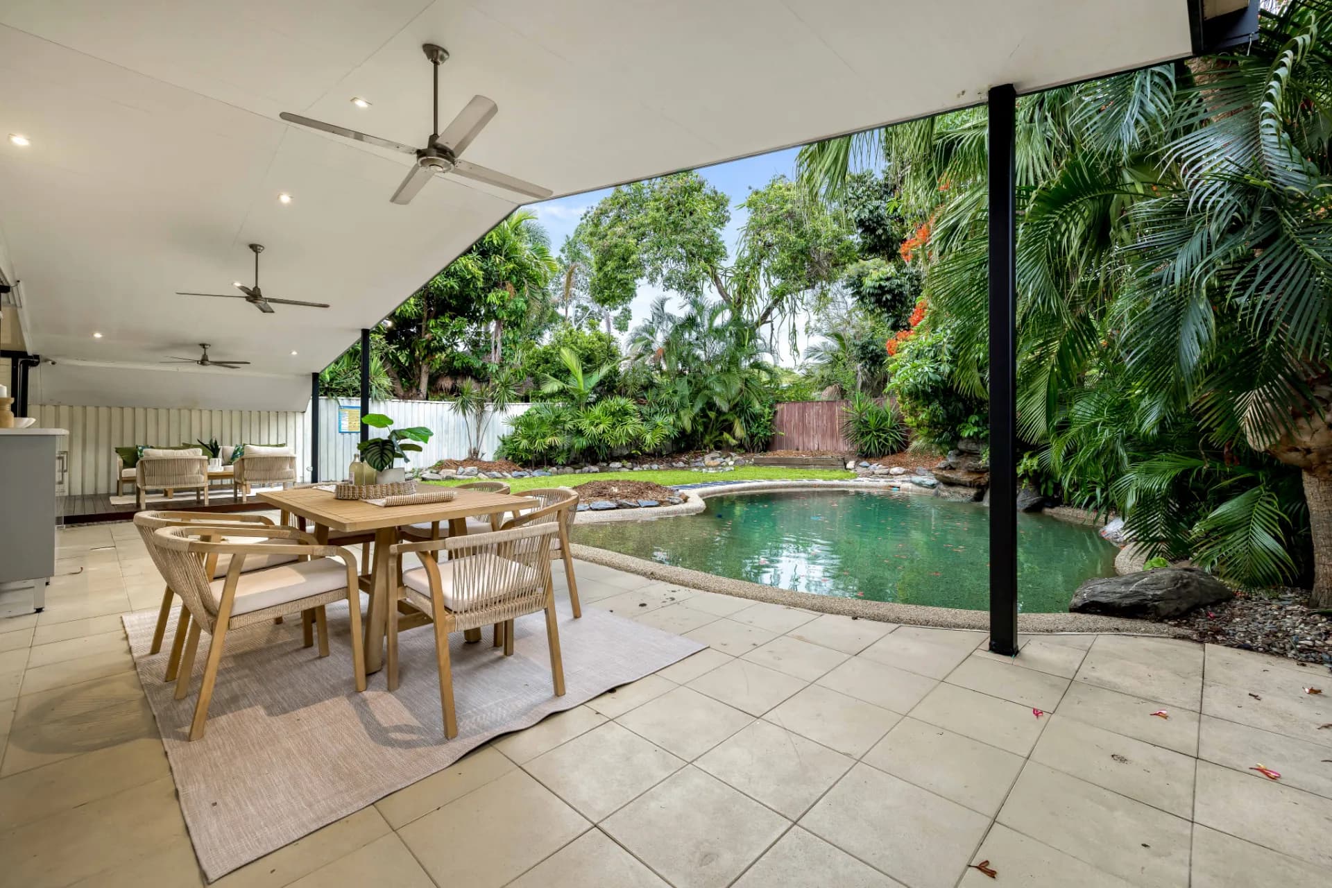 9 Poinsettia Street, Holloways Beach., Holloways Beach - Thumbnail 2