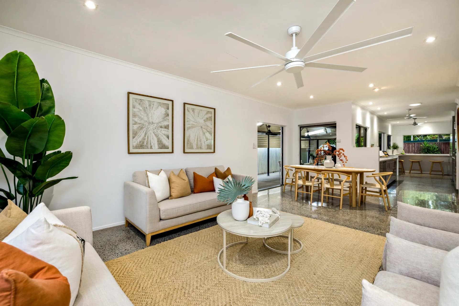 9 Poinsettia Street, Holloways Beach., Holloways Beach - Thumbnail 3