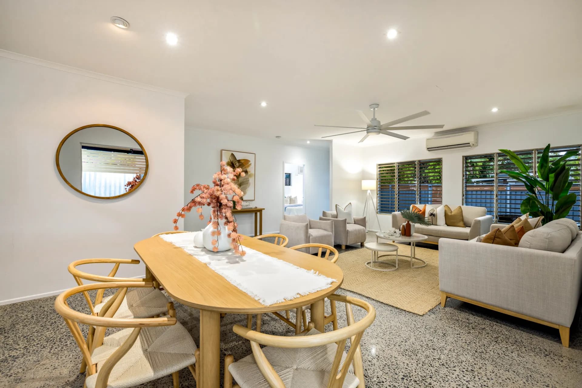 9 Poinsettia Street, Holloways Beach., Holloways Beach - Thumbnail 4
