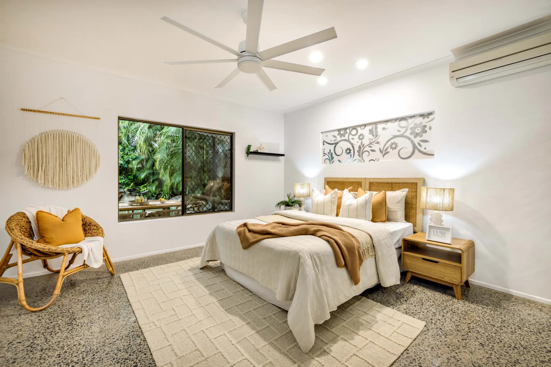 9 Poinsettia Street, Holloways Beach., Holloways Beach - Thumbnail 8