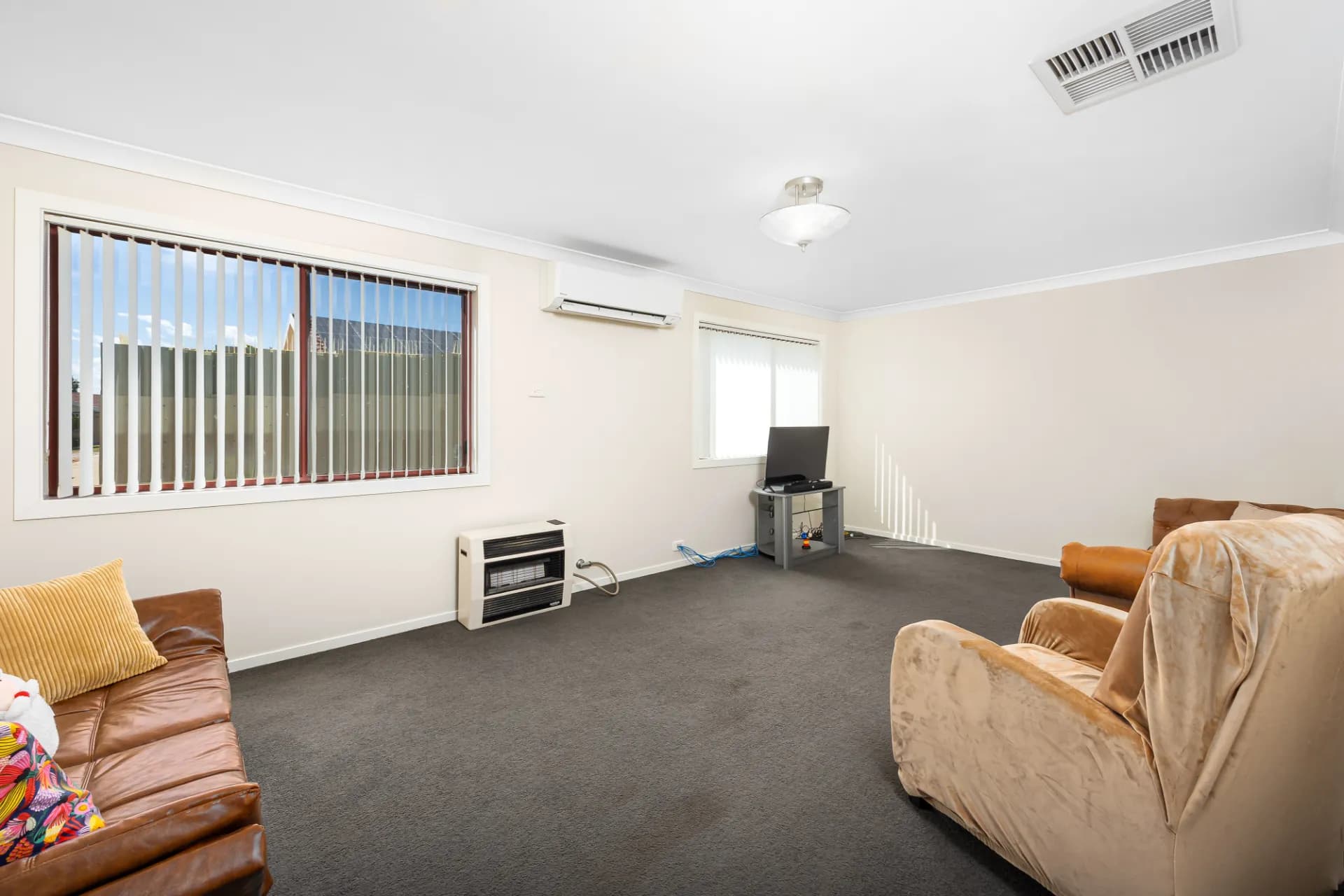 3 Girraween Mews, Glenfield Park, NSW, Glenfield Park - Thumbnail 3