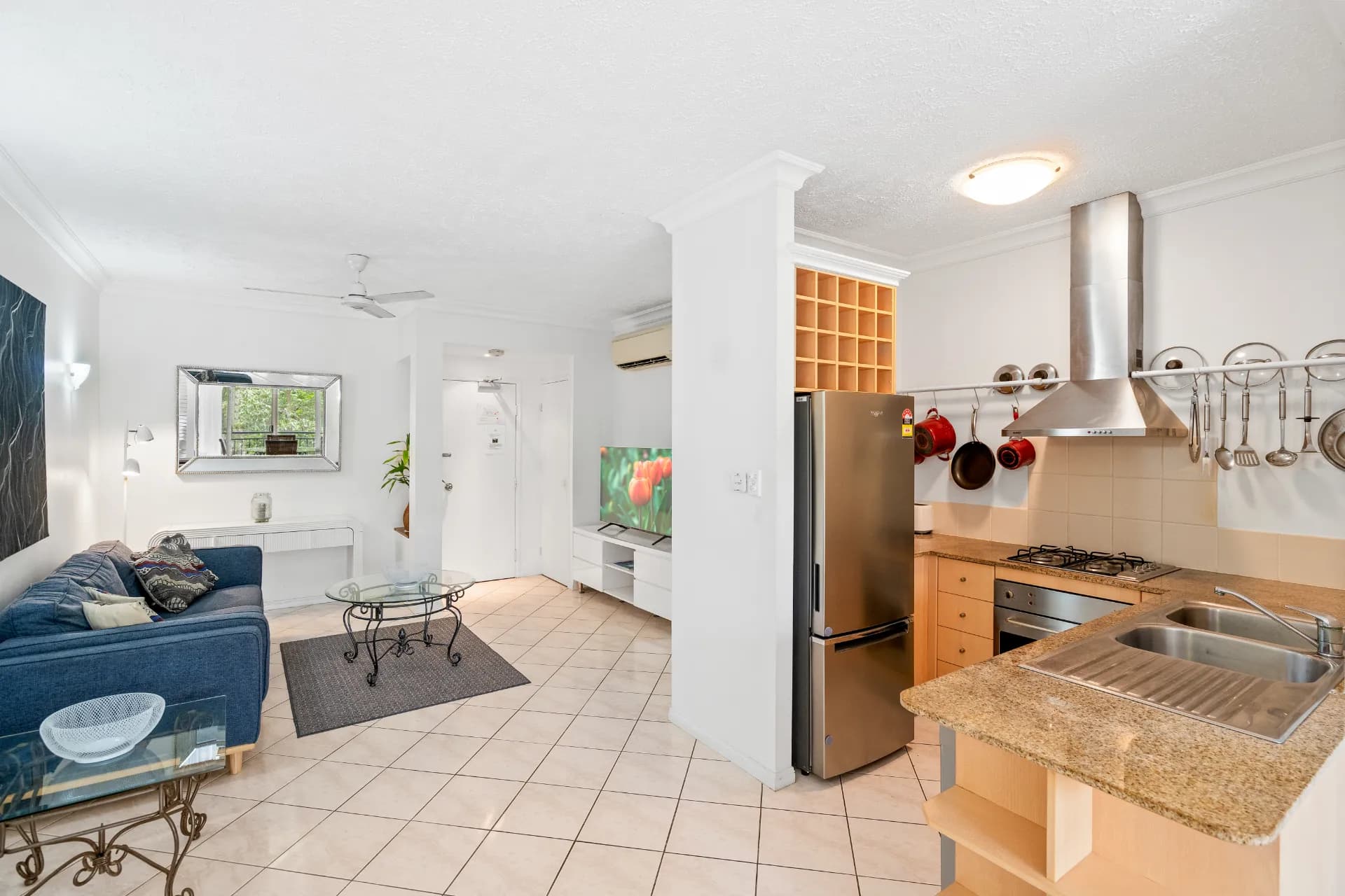 1615/2-10 Greenslopes Street, Cairns North., Cairns North - Thumbnail 2