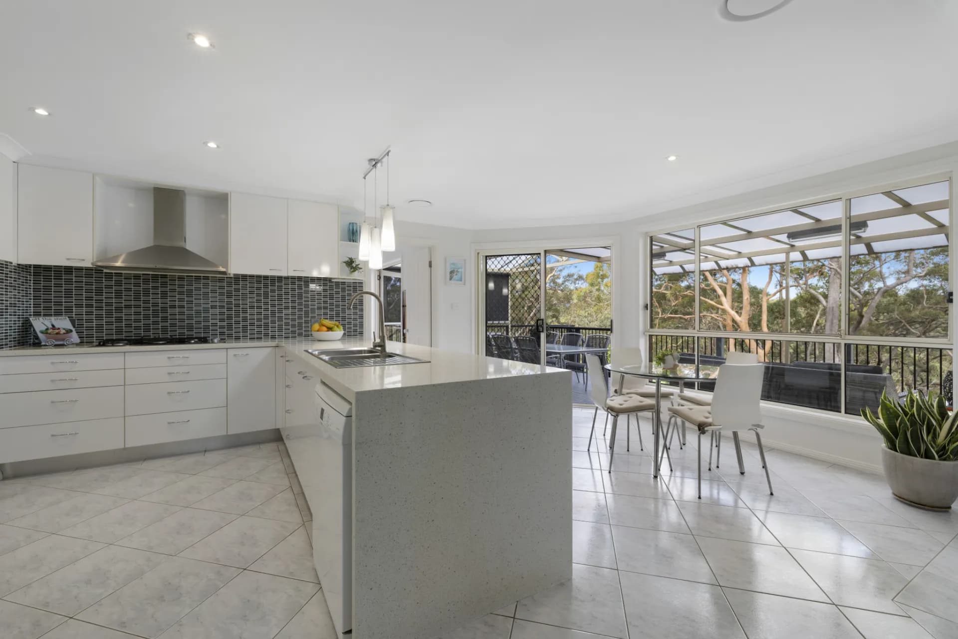 51 Sydney Road, Hornsby Heights., Hornsby Heights - Thumbnail 3