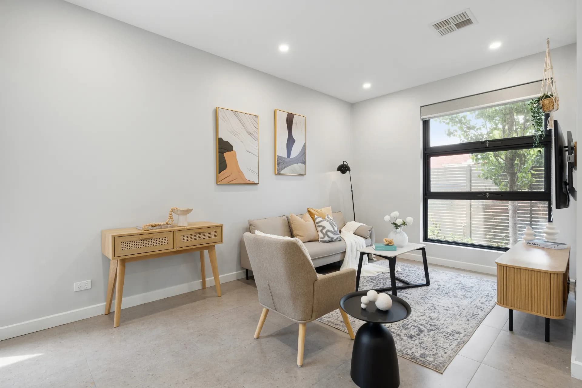 1/14 Teak Street, Campbelltown., Campbelltown - Thumbnail 2