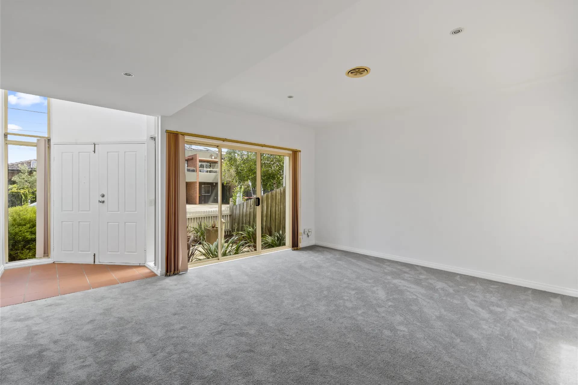 2/75 Baker Street, Richmond., Richmond - Thumbnail 2