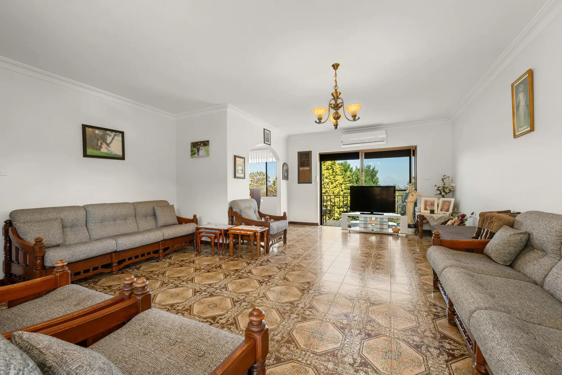 11 Caithness Crescent, Winston Hills., Winston Hills - Thumbnail 2