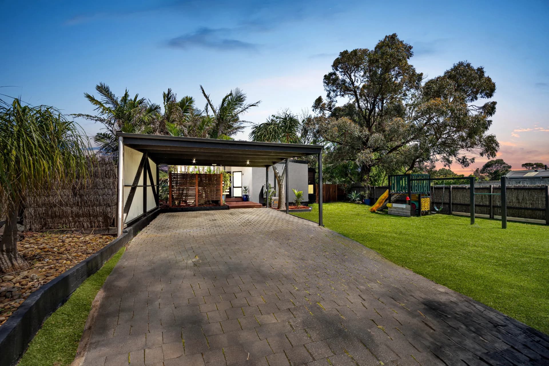 22 Coral Close, Rosebud, VIC, Rosebud - Thumbnail 2