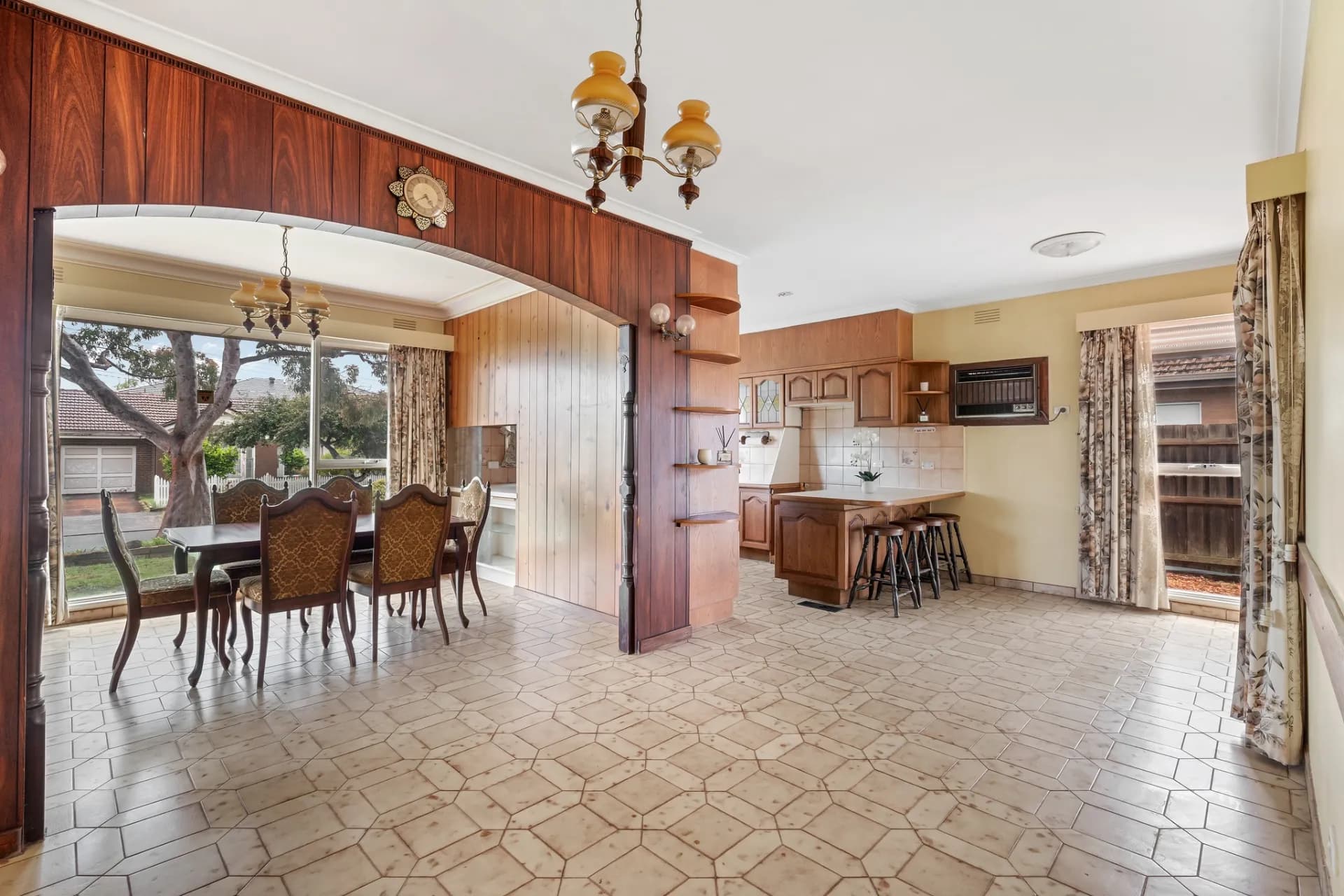 4 Palm Beach  Crescent, Mount Waverley., Mount Waverley - Thumbnail 2