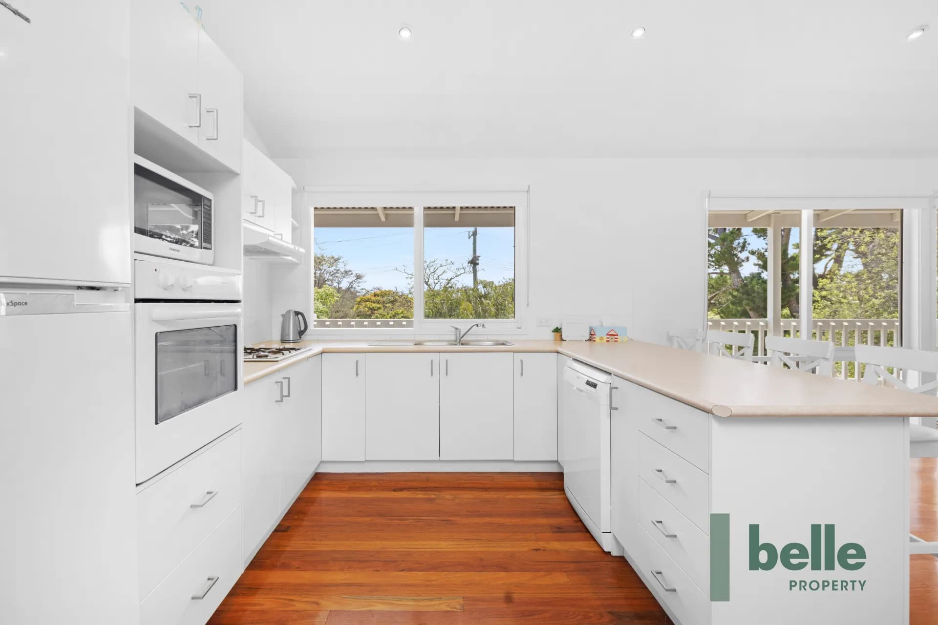 13 Sherwood Road, Rye., Rye - Thumbnail 7