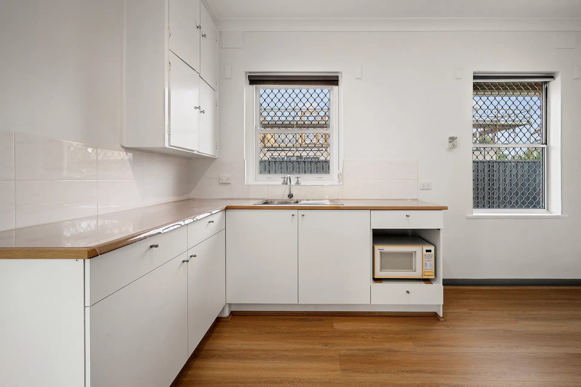 33 King George Avenue, North Brighton., North Brighton - Thumbnail 6