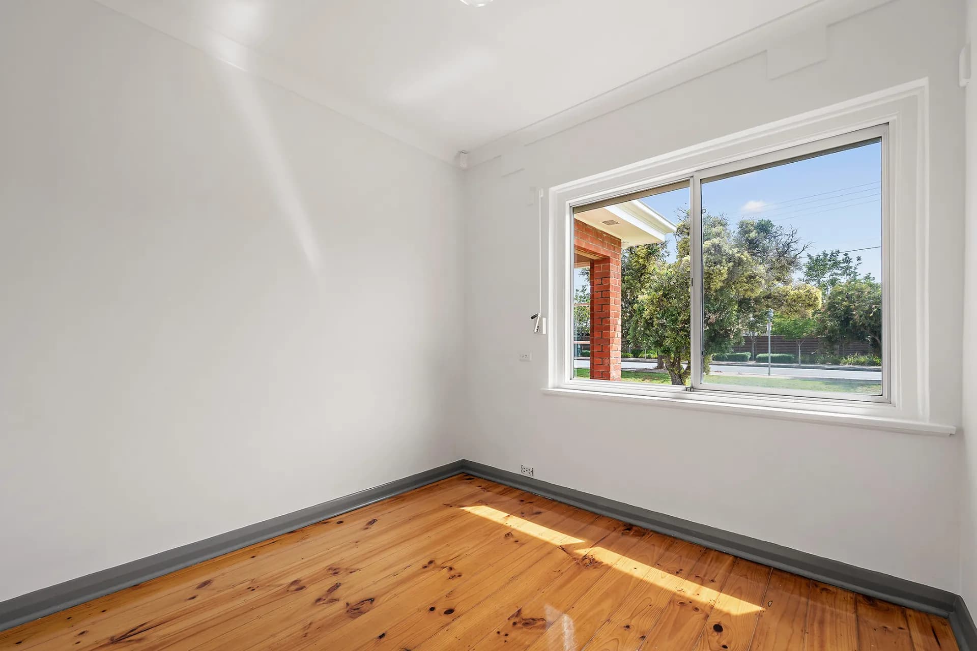 33 King George Avenue, North Brighton., North Brighton - Thumbnail 8