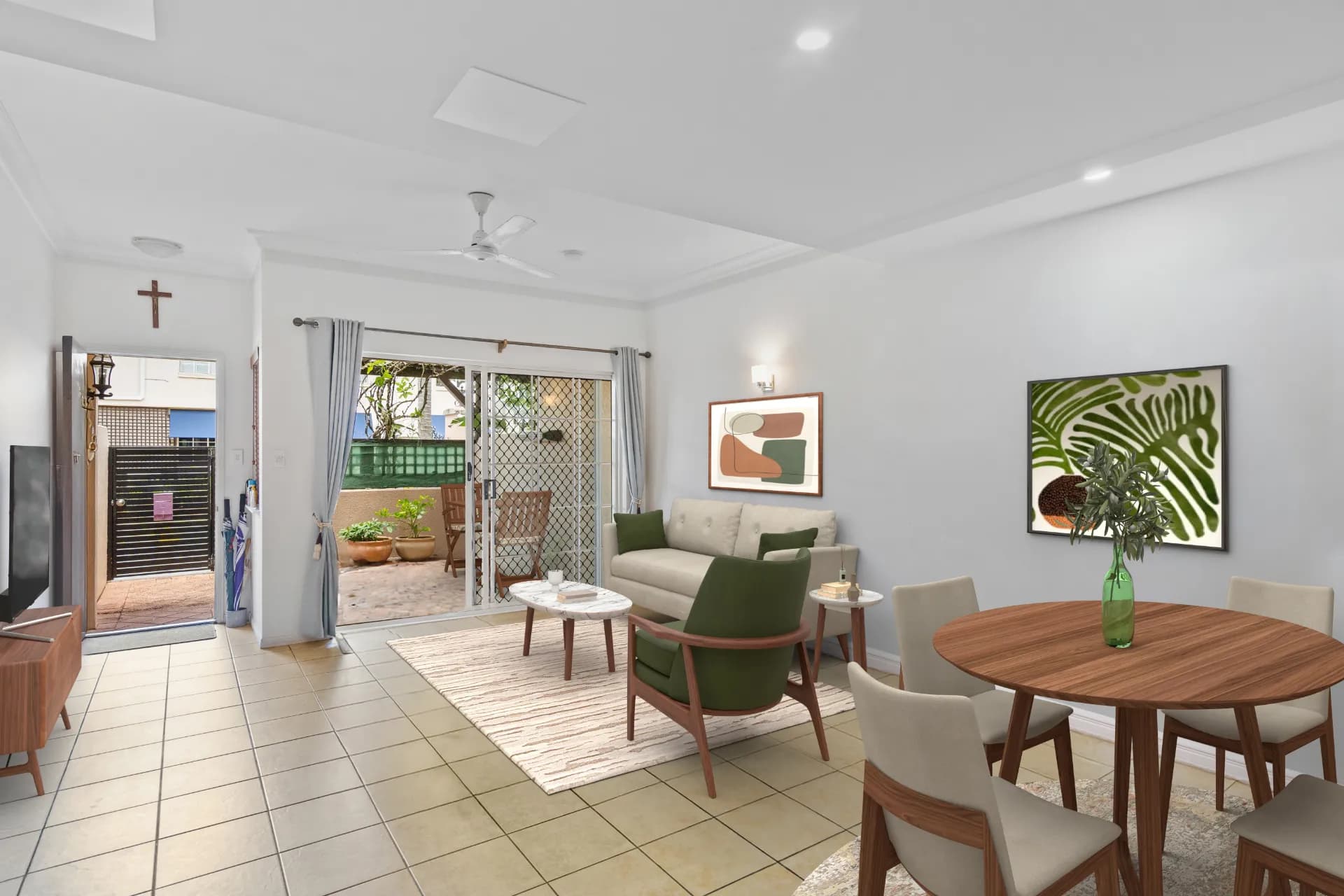 103/2 Greenslopes Street, Cairns North., Cairns North - Thumbnail 2