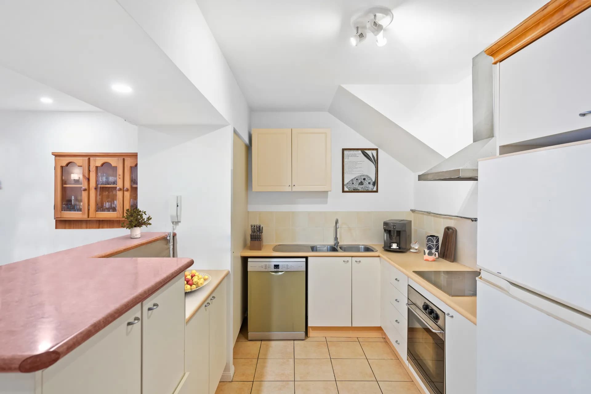 103/2 Greenslopes Street, Cairns North., Cairns North - Thumbnail 3