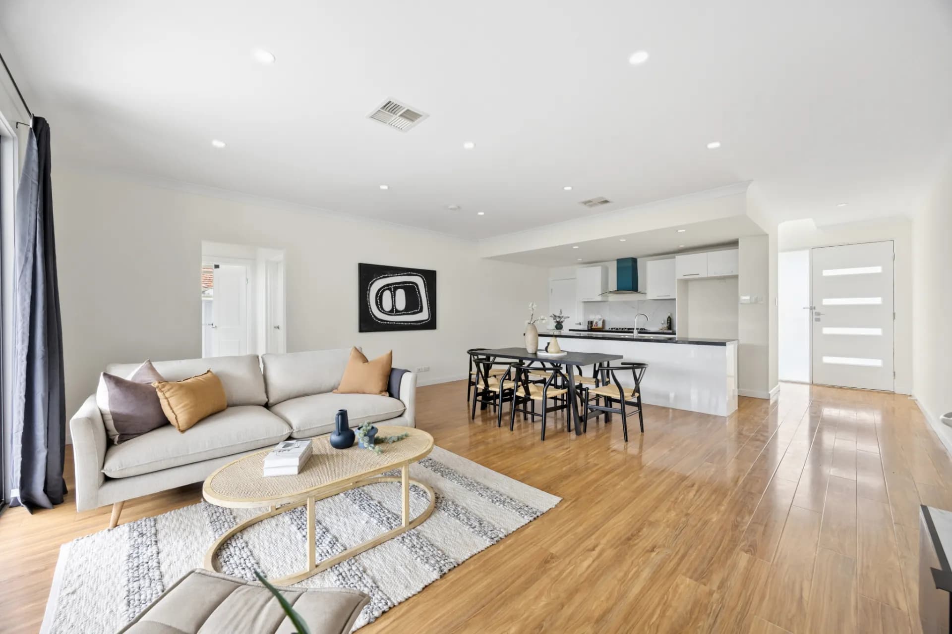 10 Ryan Avenue, South Plympton., South Plympton - Thumbnail 2