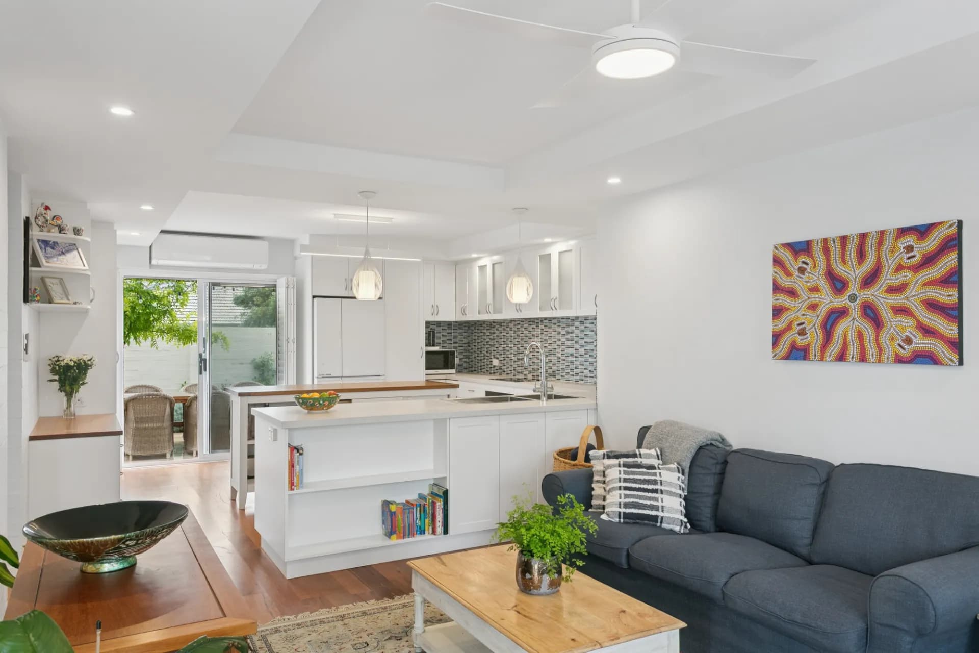2/4 Warnham Road, Cottesloe., Cottesloe - Thumbnail 2