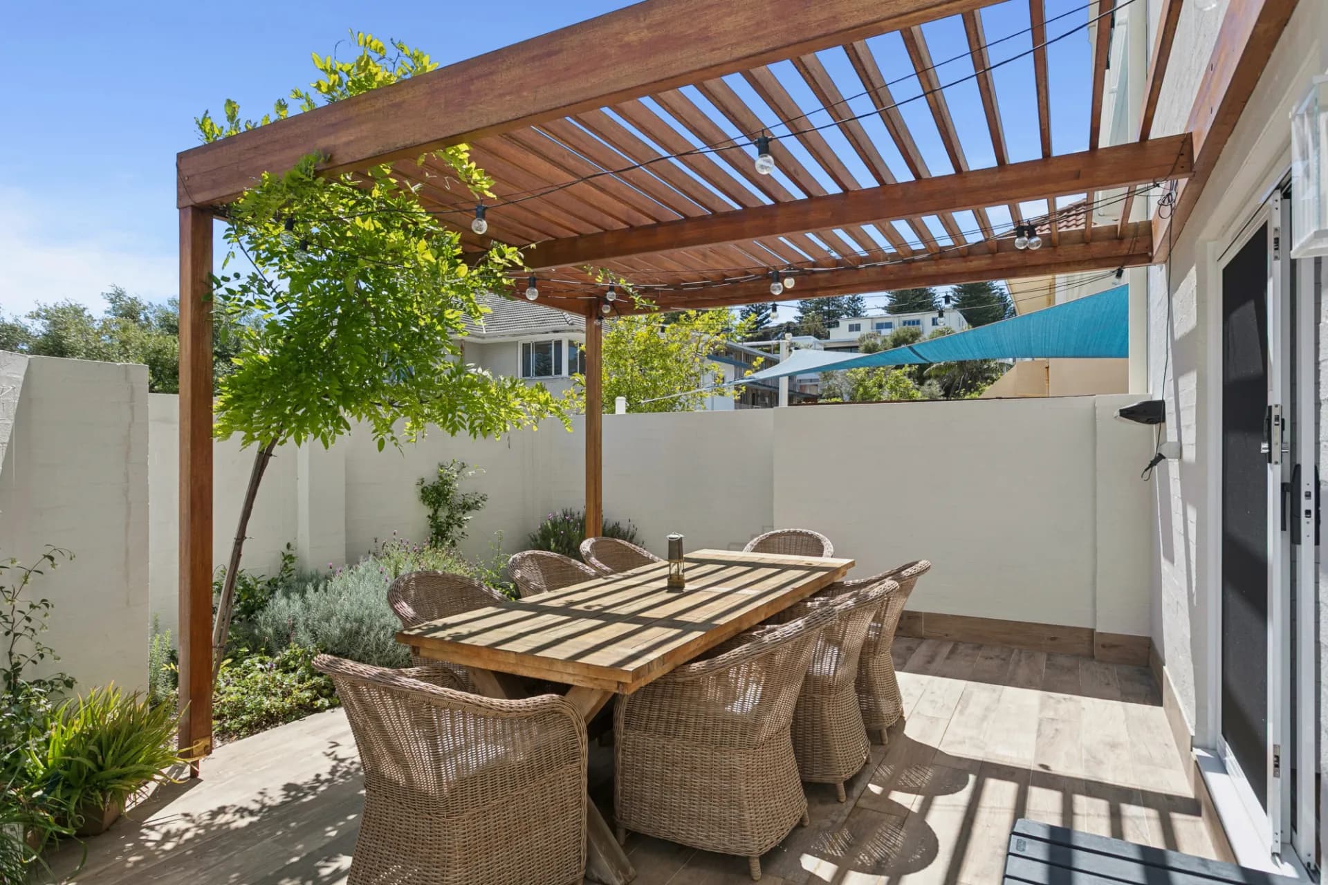 2/4 Warnham Road, Cottesloe., Cottesloe - Thumbnail 3