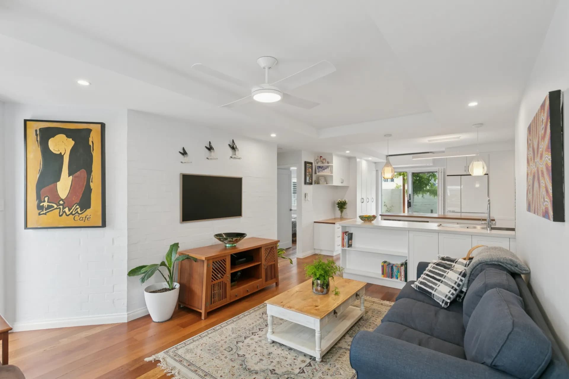 2/4 Warnham Road, Cottesloe., Cottesloe - Thumbnail 5