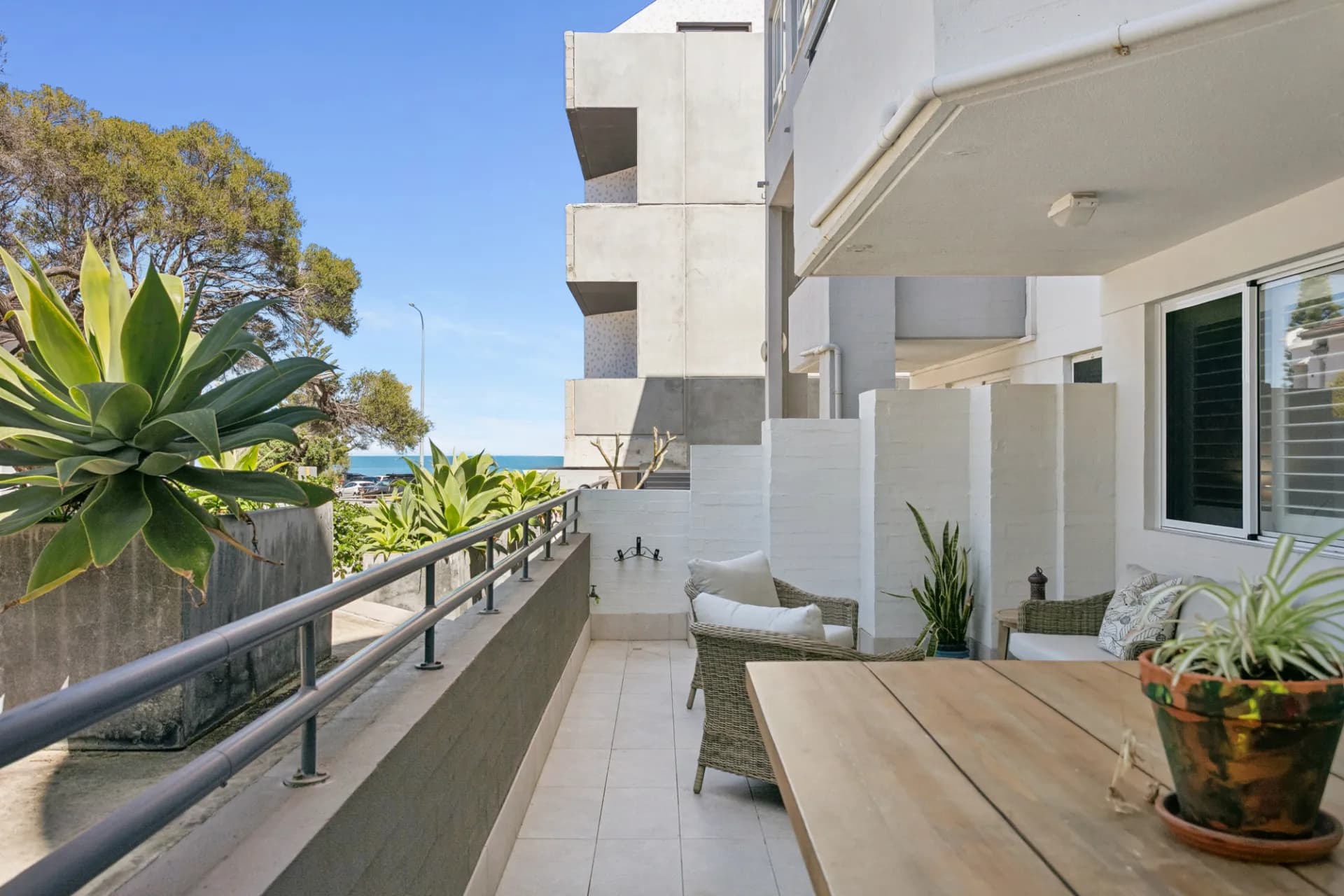 2/4 Warnham Road, Cottesloe., Cottesloe - Thumbnail 8